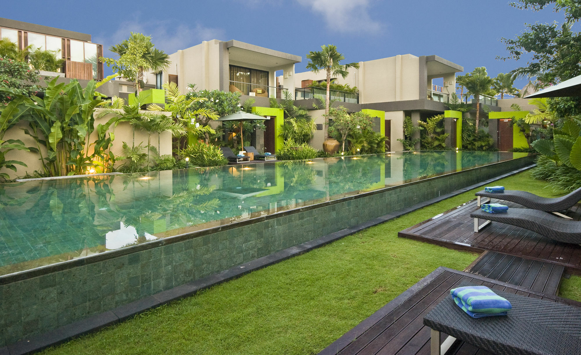 Cicada Luxury Townhouses Семіньяк Екстер'єр фото